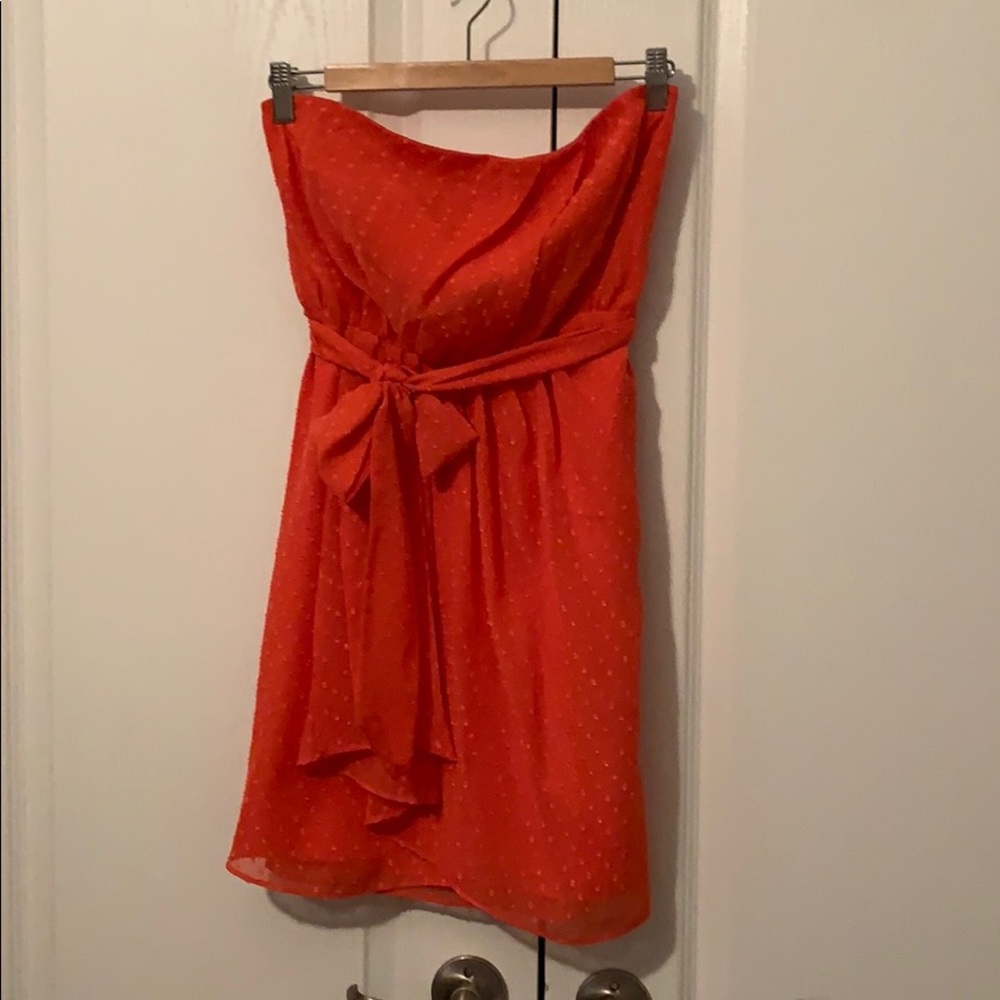 Coral strapless dress from Expreas